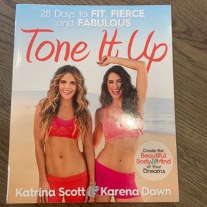 TIU Tone it up recipe and motivational book